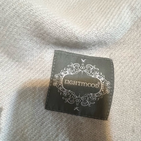 White fringed throw blanket by Eightwood 59”x54” - Picture 2 of 3